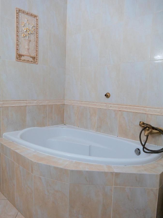 Sadyba Pochayiv Villa Potjayiv Exteriör bild